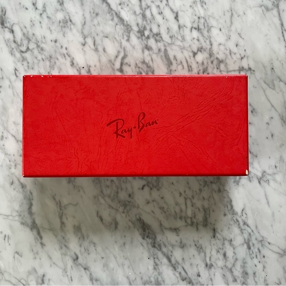 Ray Ban Aviatior Classic Sunglasses - Picture 7 of 8